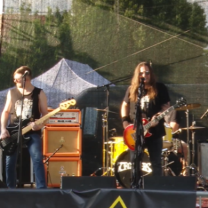 XI. Vagabond korzó koncertek - The Trousers (2025. 33. hét)