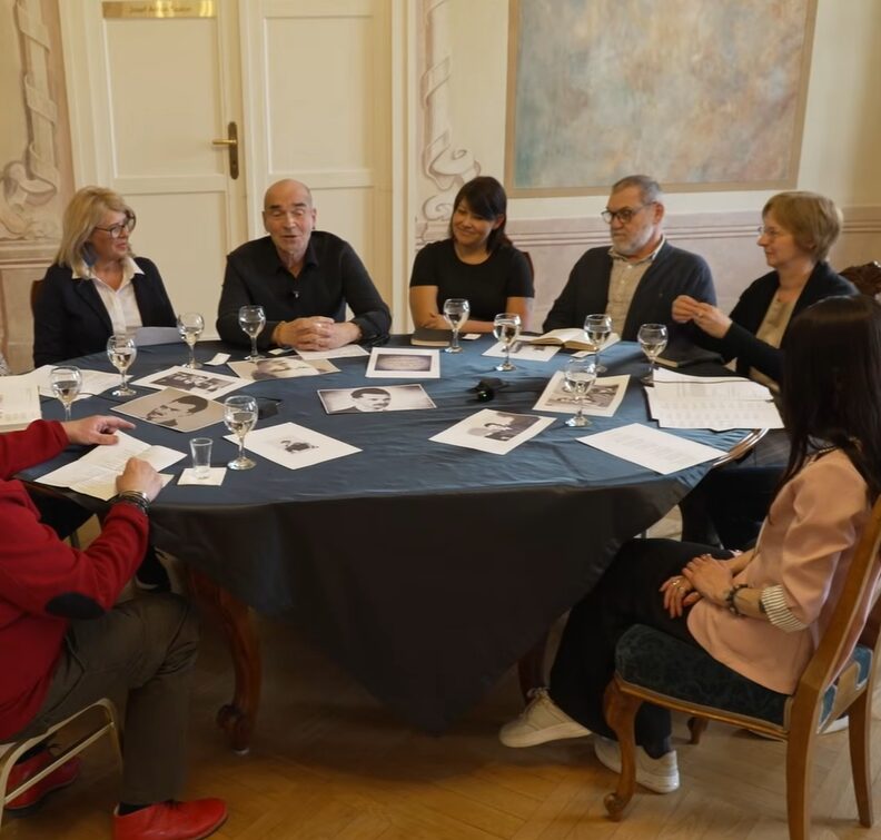 Kerekasztal beszélgetés a költészet napja alkalmából - magazinműsor (2026. 15. hét)